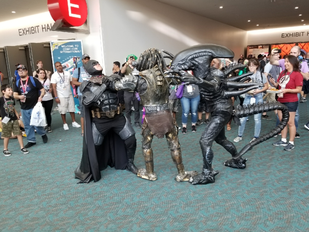 SDCC 2017 Alien vs Predator vs Batman cosplay